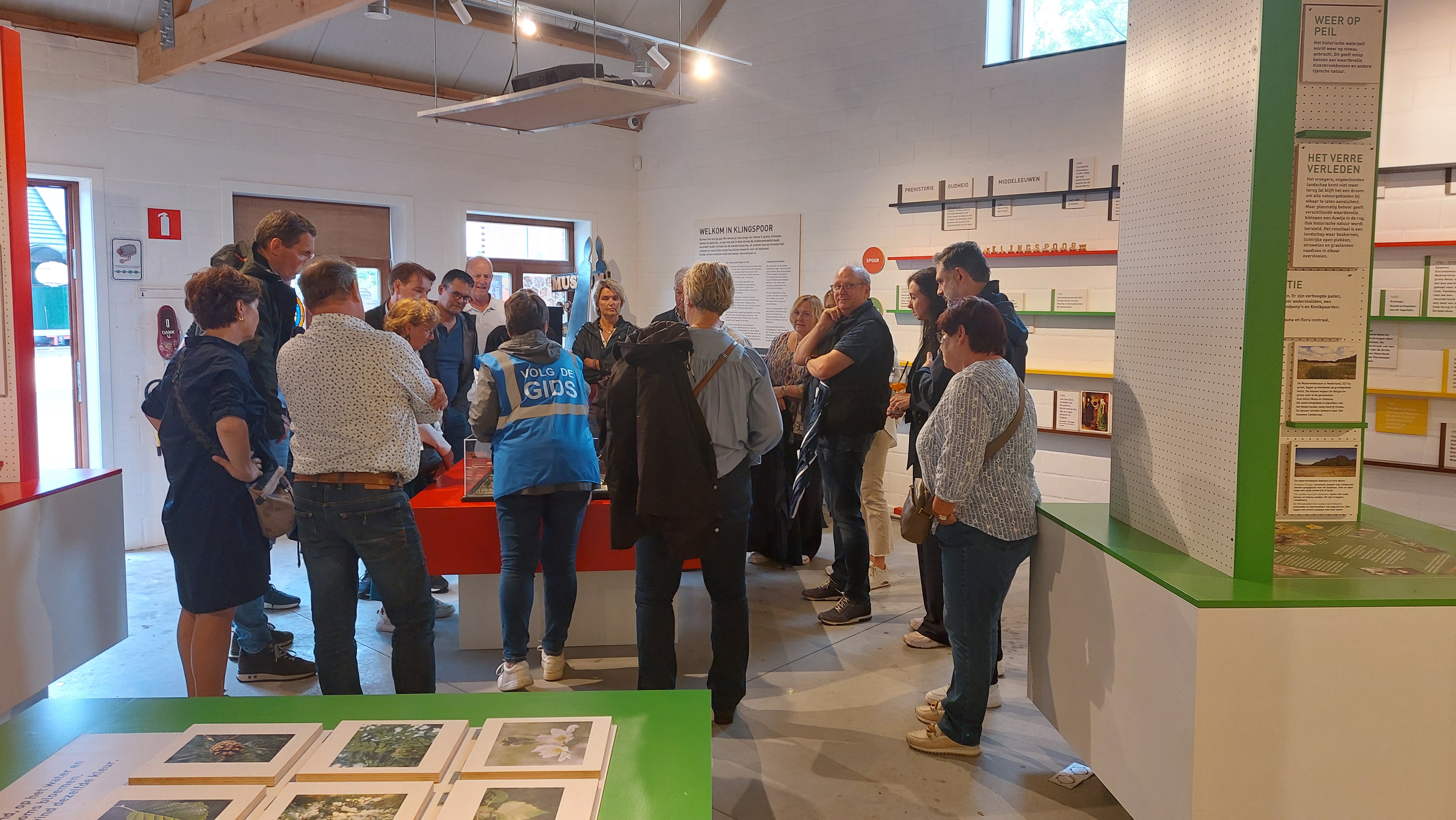 de klompenmakerij is slecht één van de vier thema's.