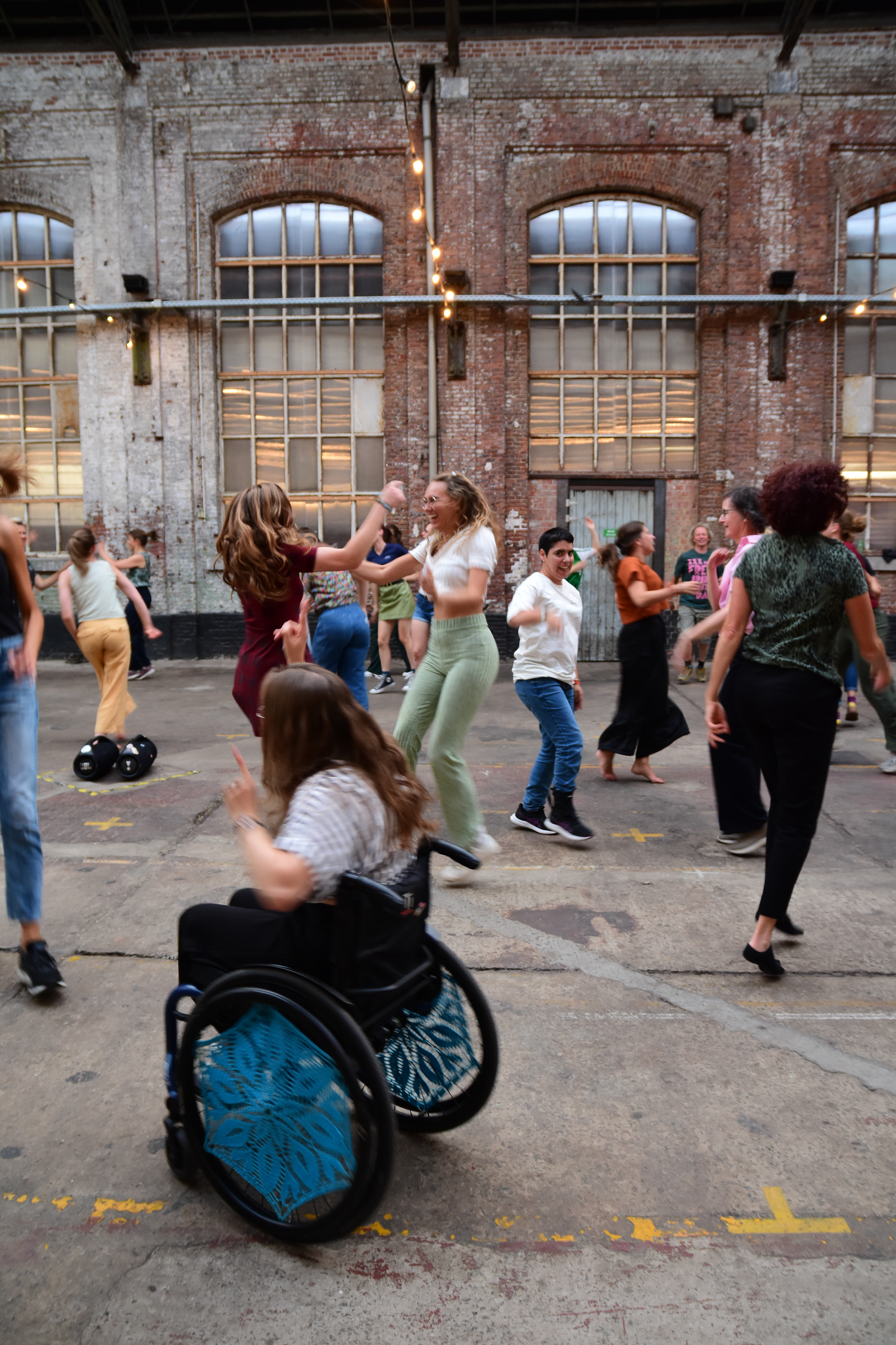 OPEN DANSVLOER - Hal 5