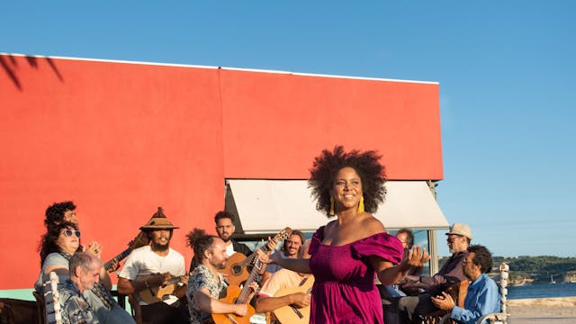 fot van Nancy Vieira en band