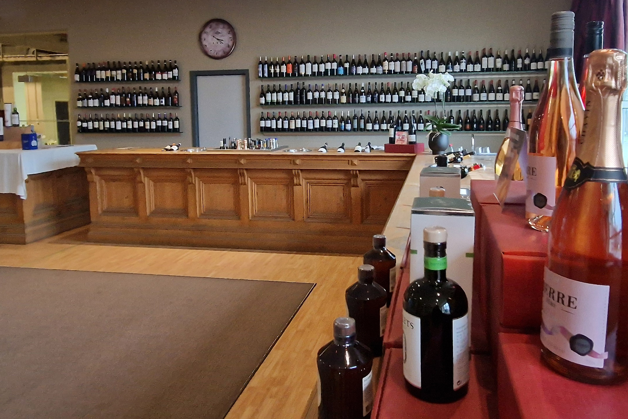 Magnus wijnen in Kontich