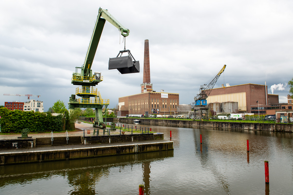 Havenkranen en fabrieksschouwen