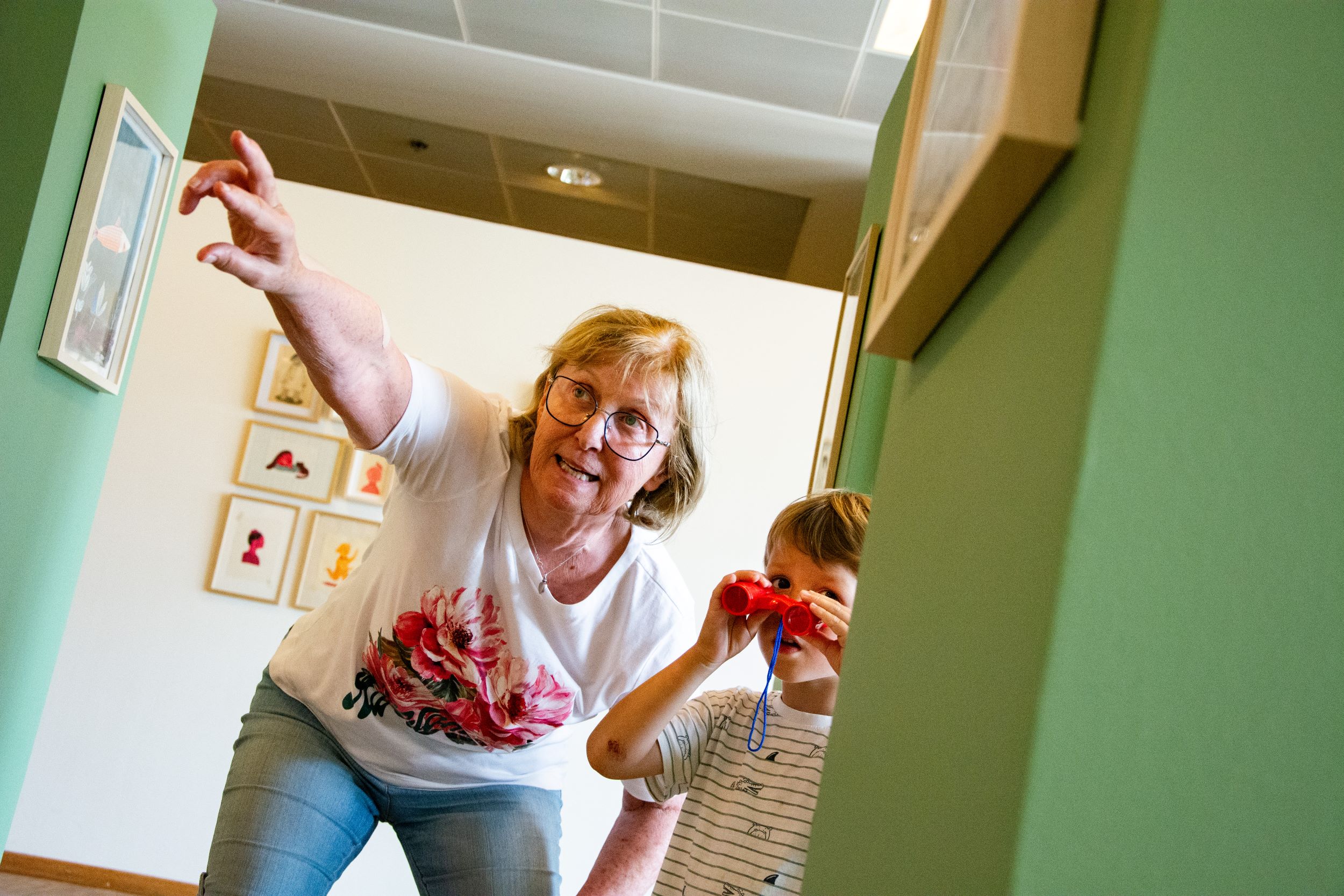 Schatten van Vlieg in bibliotheek Genk