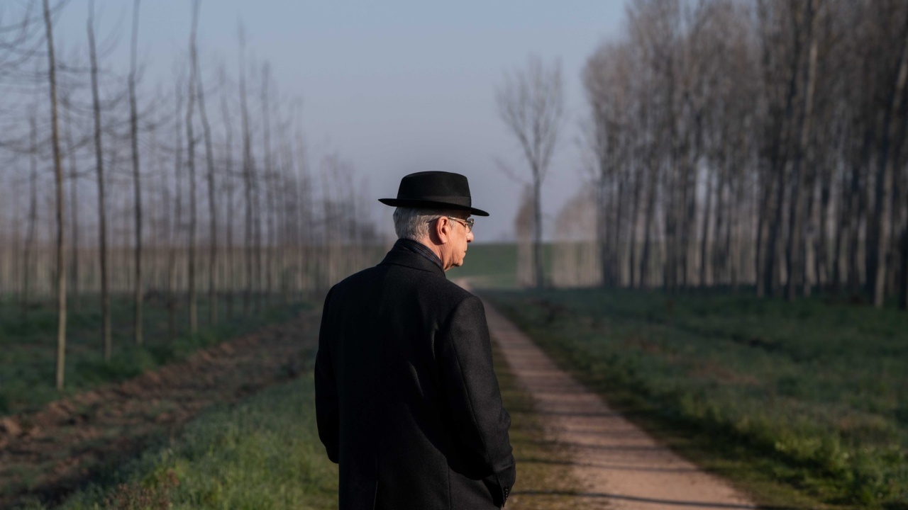 15436-la-grazia-toni-servillo-photo-by-andrea-pirrello - 1.jpg