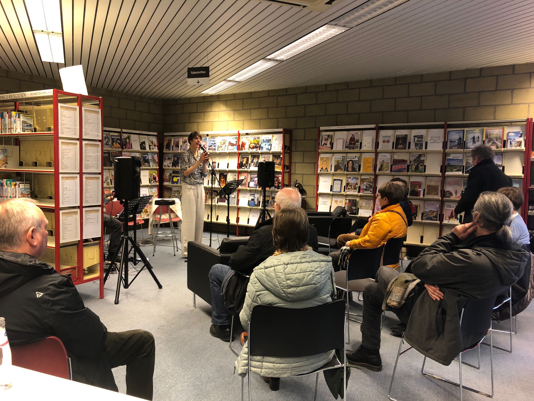 St.ill treedt op op de verwendag van bib Izegem (2025)