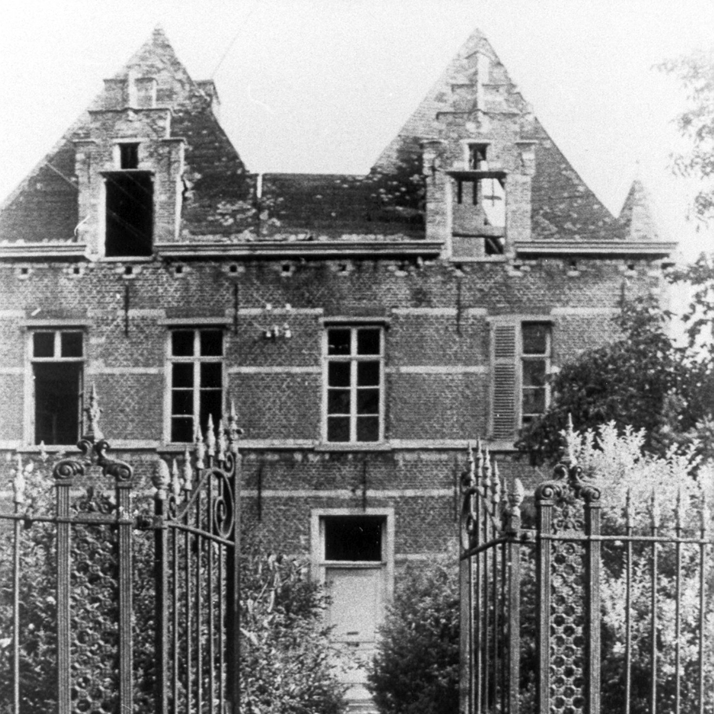ONS GEMEENTEHUIS: WEERBAAR DOOR DE EEUWEN