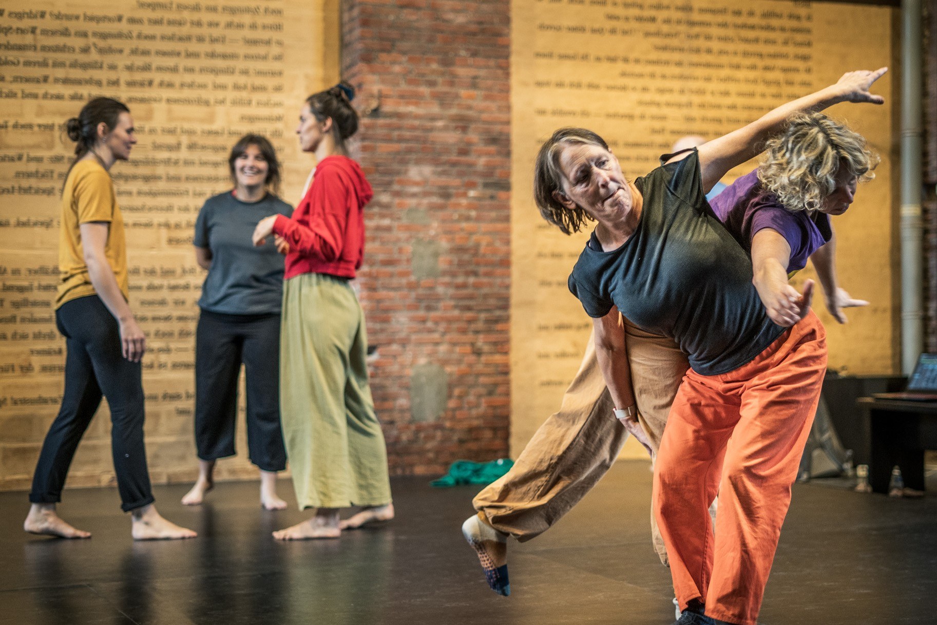 Contact improvisation: basics on Thursday evenings (April-June)