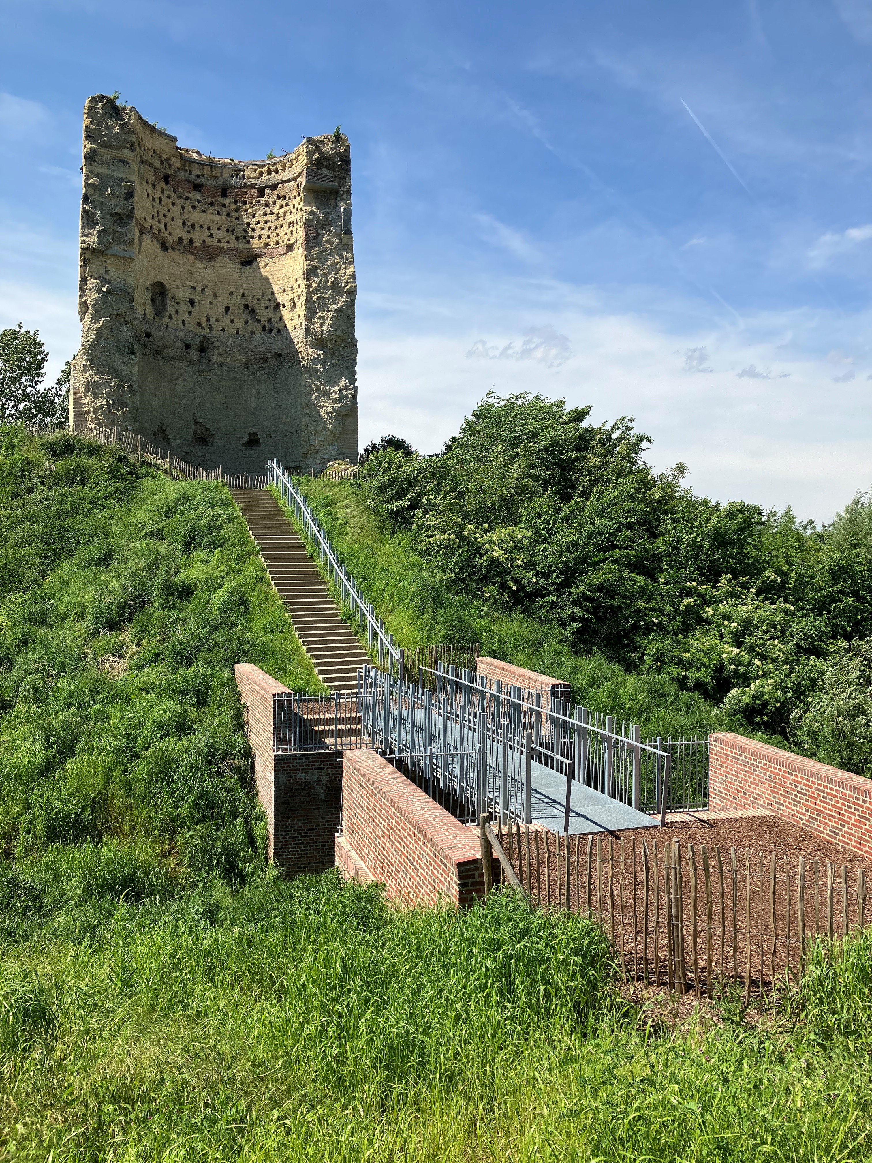 Burcht Brustem (Stad Sint-Truiden)