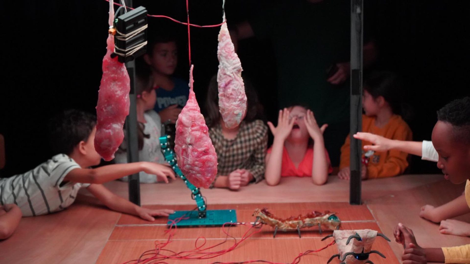 Simple Machines - Ugo Dehaes / kwaad bloed & Tuning People