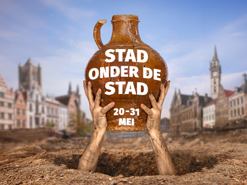 Een vaas wordt opgegraven uit de Gentse bodem