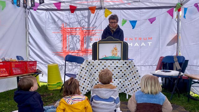 bibmedewerkster en kamishibai