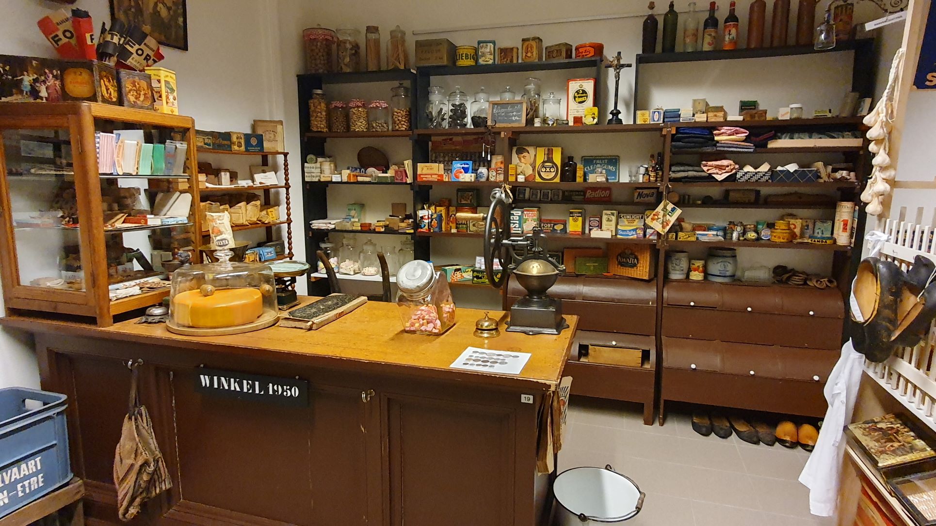 Winkeltje uiit vorige eeuw