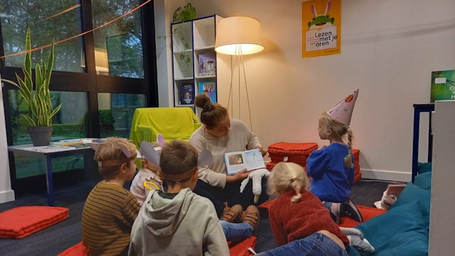 voorleeshalfuurtje