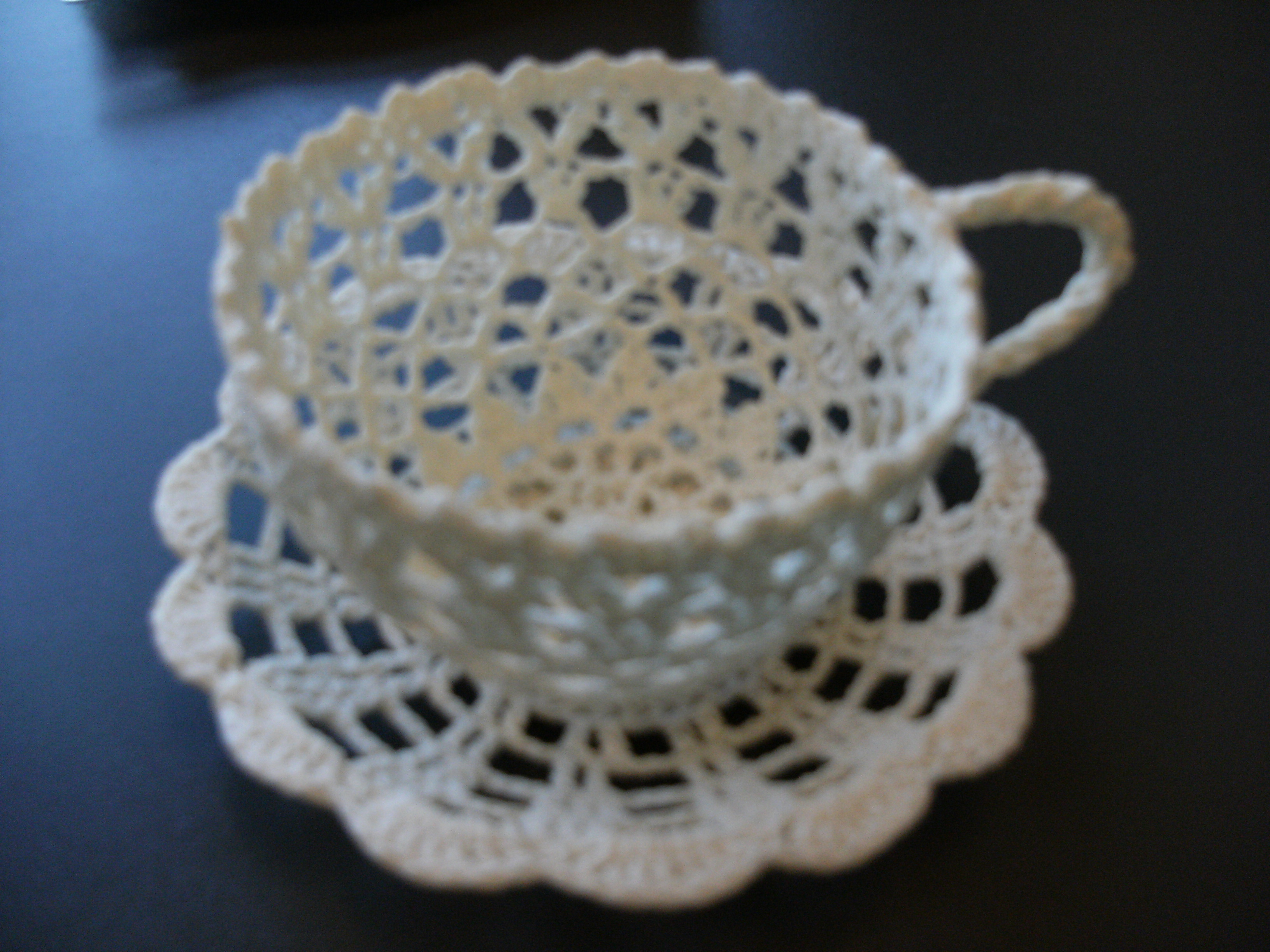 Handwerken zoals borduren, haken en breien is veel meer dan een hobby; het is een kunstvorm. Het proces van het maken van iets met je eigen handen is buitengewoon bevredigend en biedt talloze voordelen: