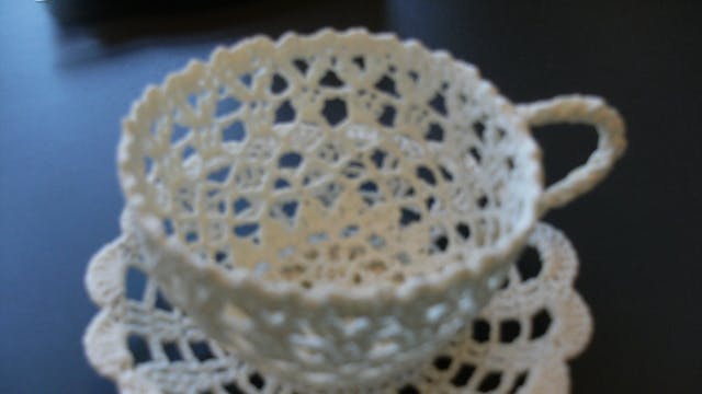 Handwerken zoals borduren, haken en breien is veel meer dan een hobby; het is een kunstvorm. Het proces van het maken van iets met je eigen handen is buitengewoon bevredigend en biedt talloze voordelen: