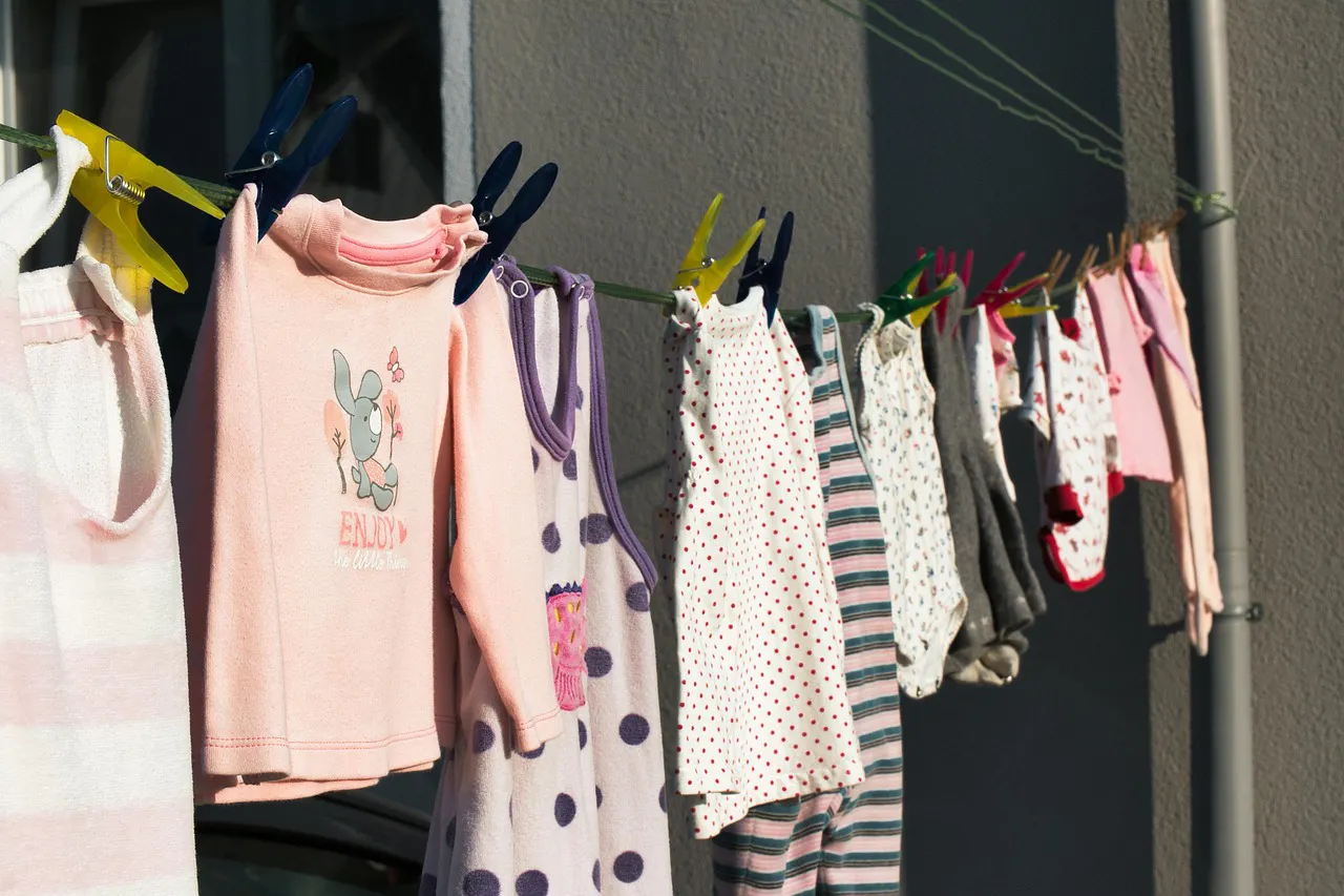 Tweedehandsbeurs voor babys en kinderen kledij, speelgoed & accessoires