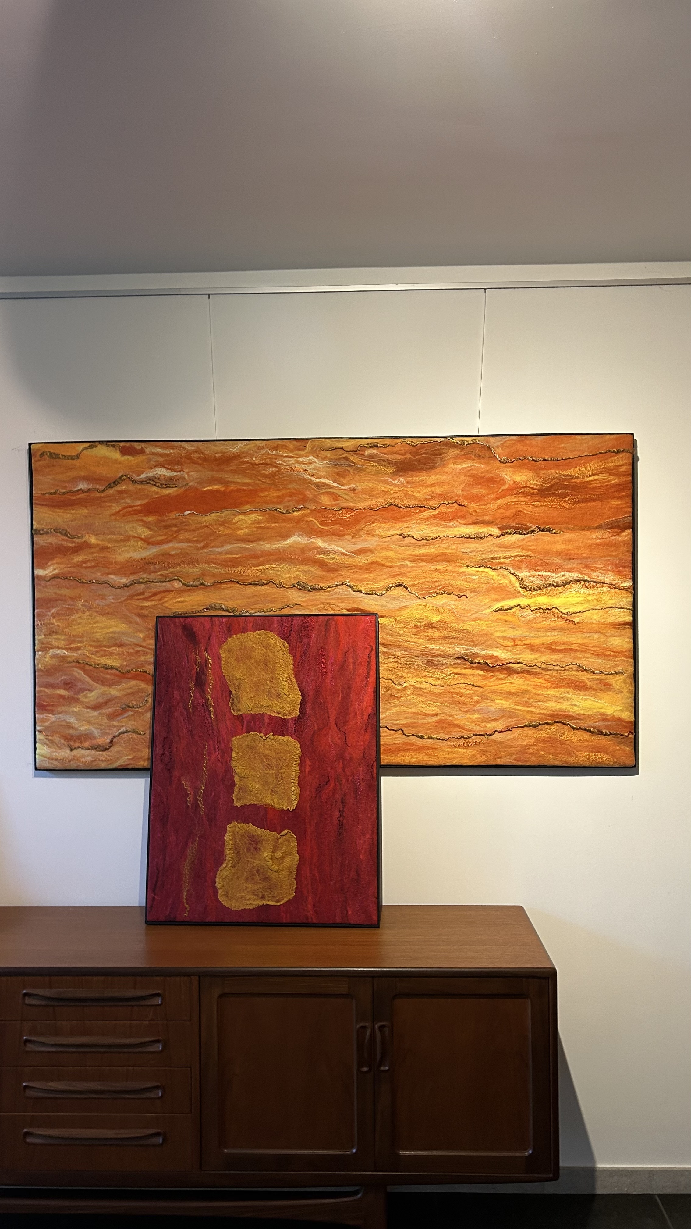 Akoestische panelen uit vilt, handgemaakt met wol, eigen mohair en zijde