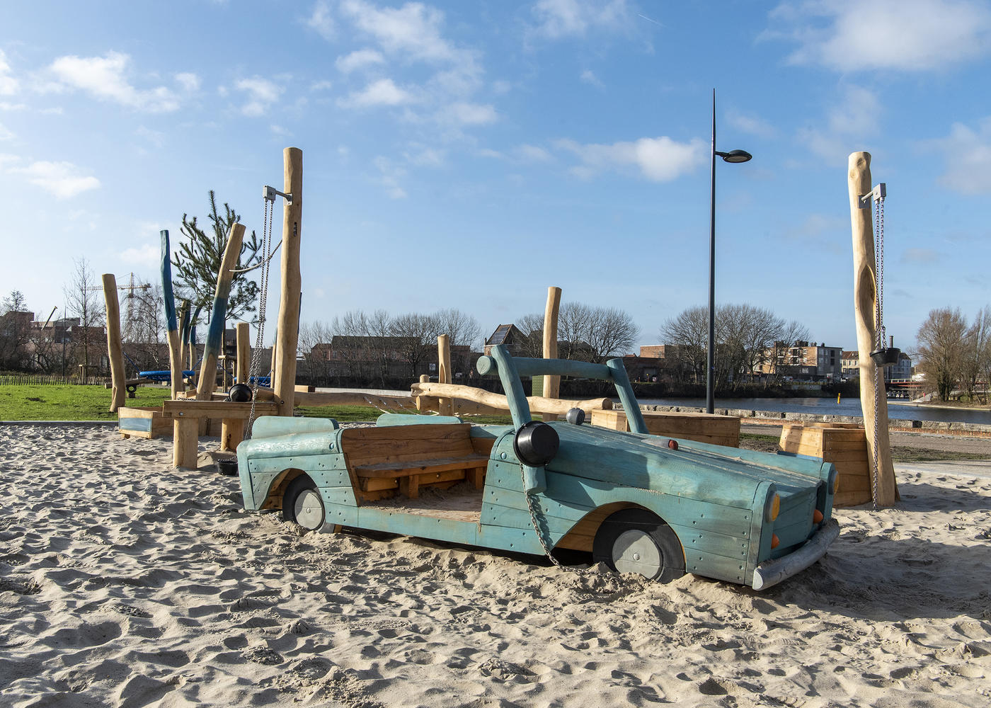 Kapitein Zeppospark en wandelgalerij rond het Houtdok