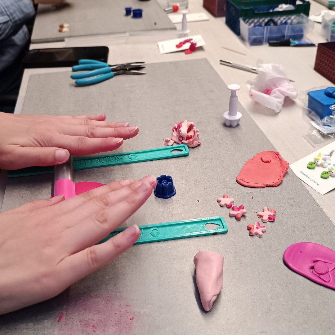 workshop polymeerklei oorbellen atelier meer Mol