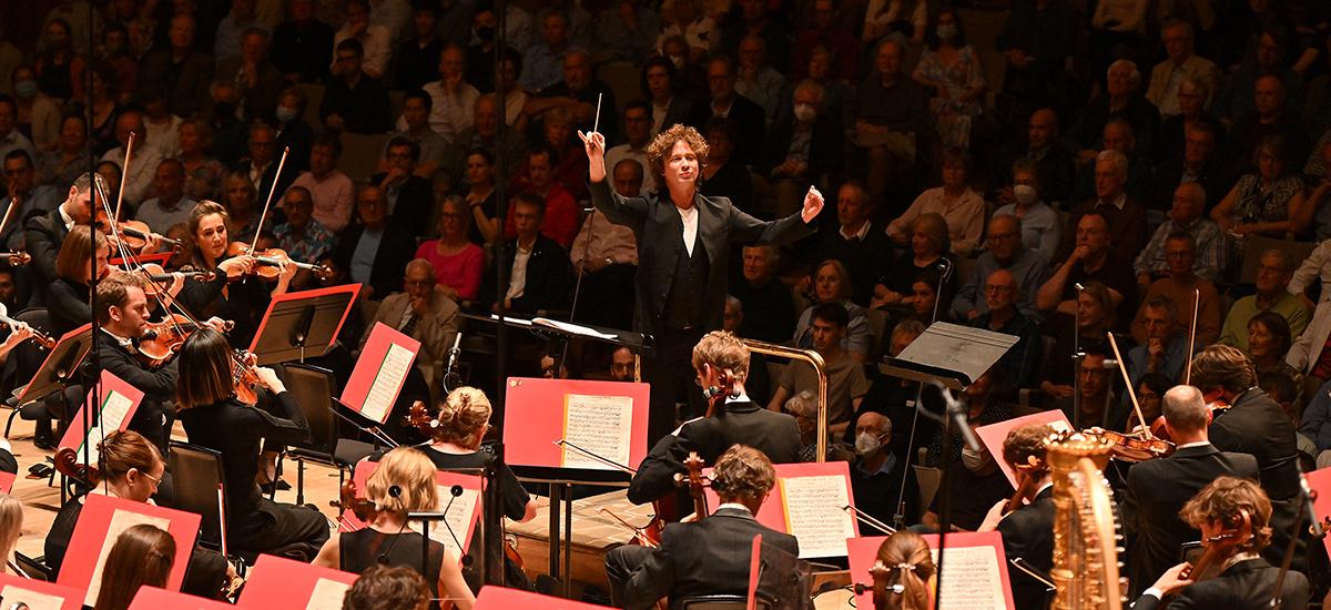 Alena Baeva & Philharmonia Orchestra