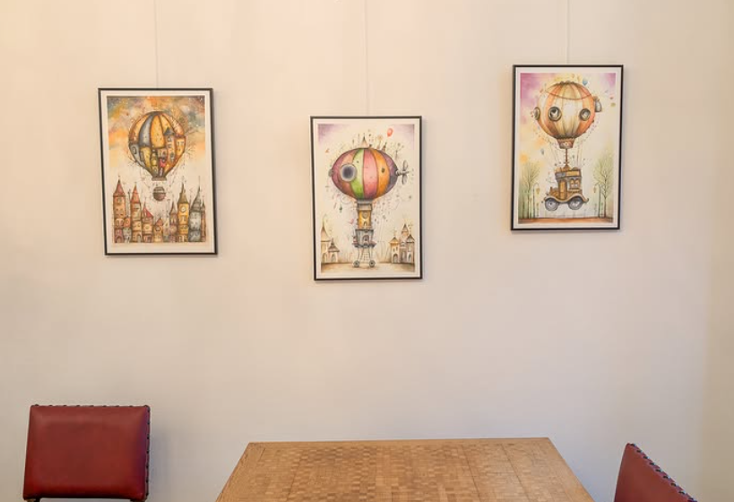 Mini-expo Ballonnen in de inkomhal van het gemeentehuis