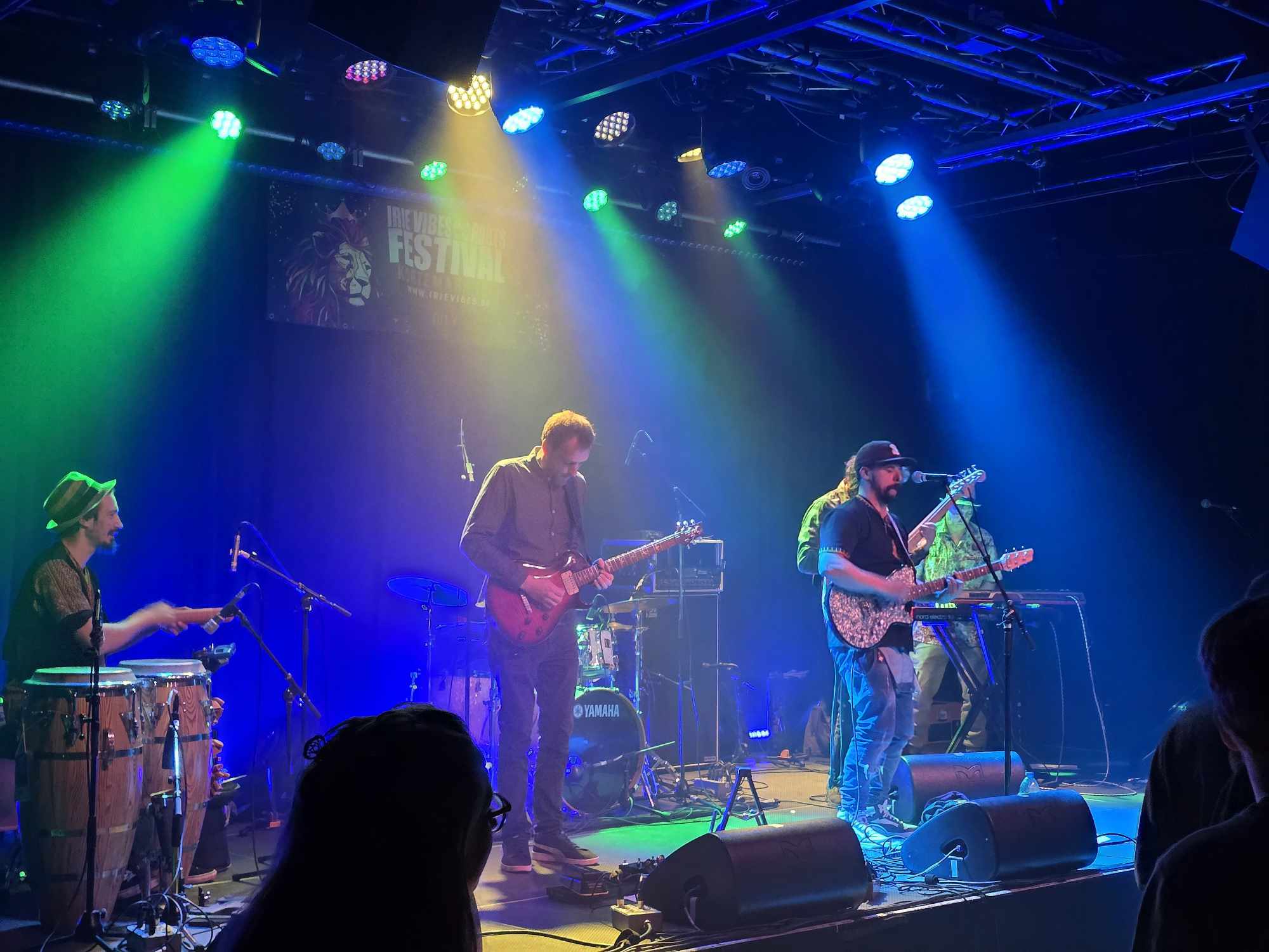 NUTSHELL in concert