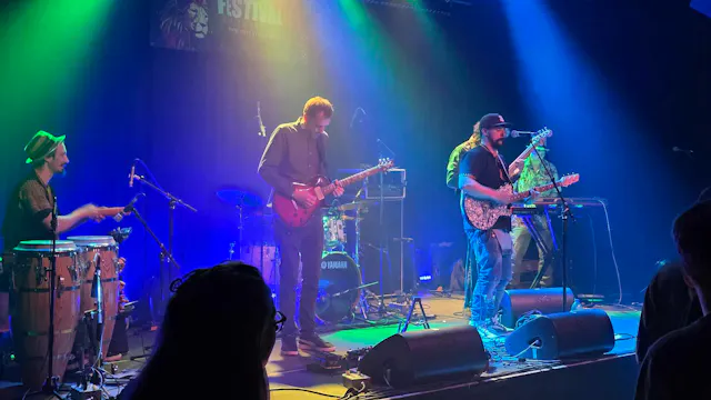 NUTSHELL in concert