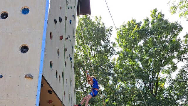 Muurklimmen in provinciaal domein De Gavers in Geraardsbergen