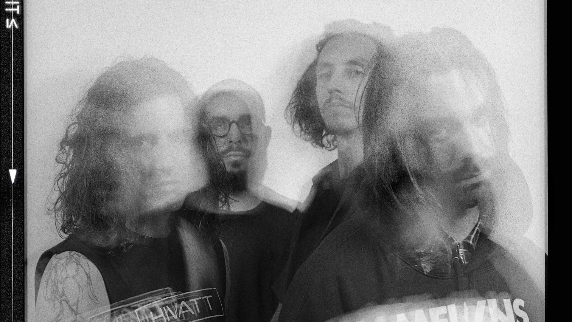 BRUIT≤ / Kiss The Anus Of A Black Cat