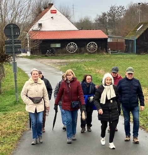 Wandelen is een uitstekende en aanbevolen sport voor senioren !