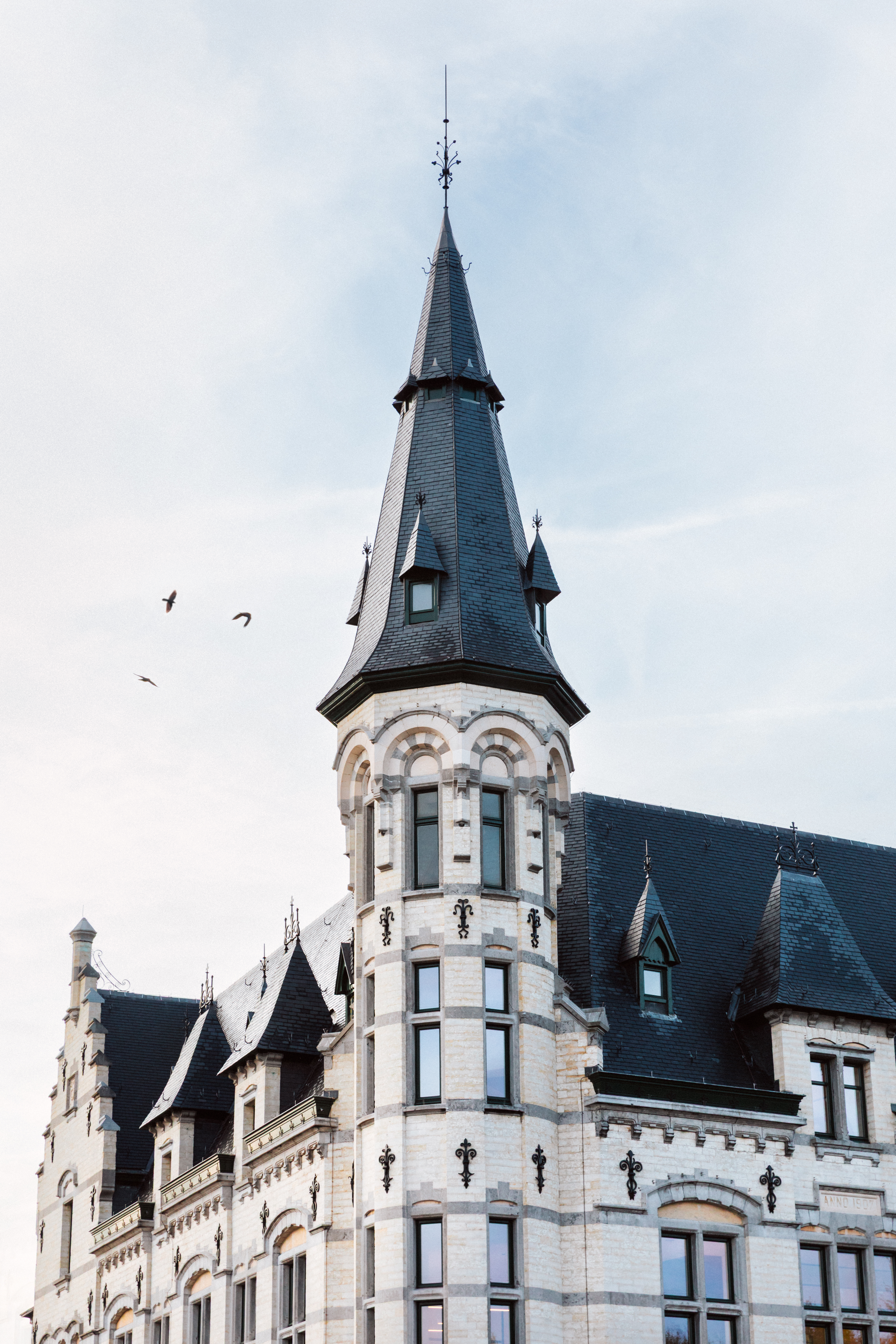 Vernieuwde postgebouw