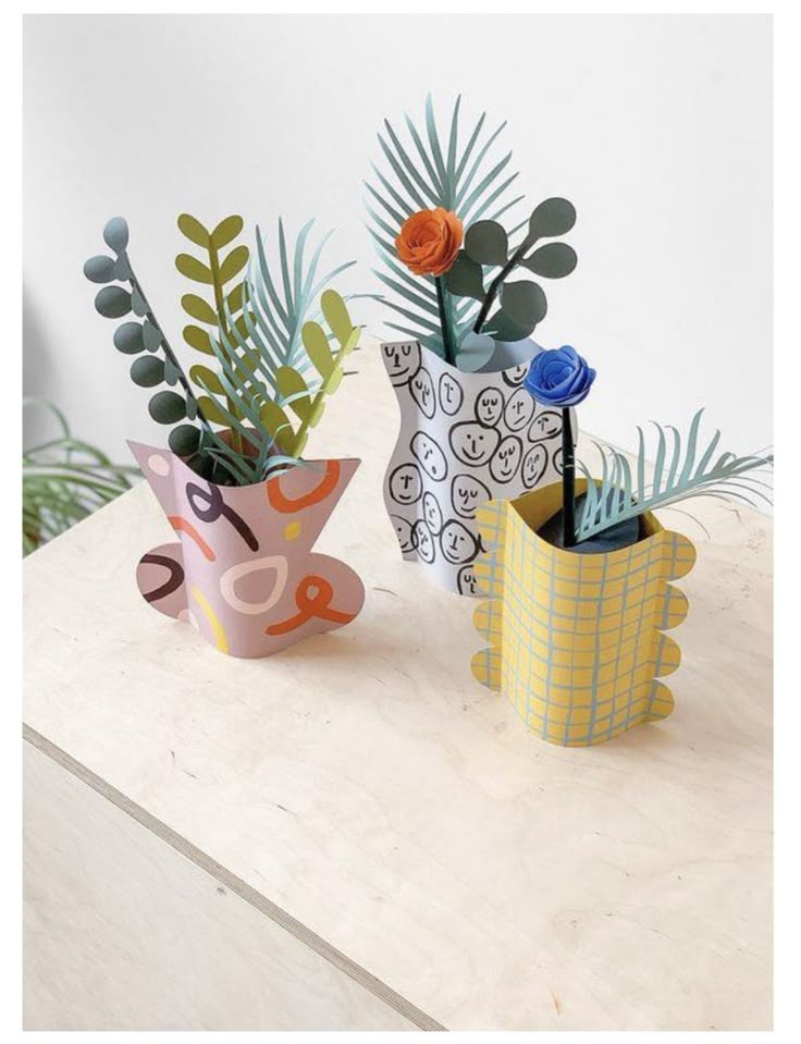 vazen en bloemen uit papier