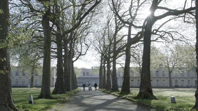 Achter de tralies van de tijd