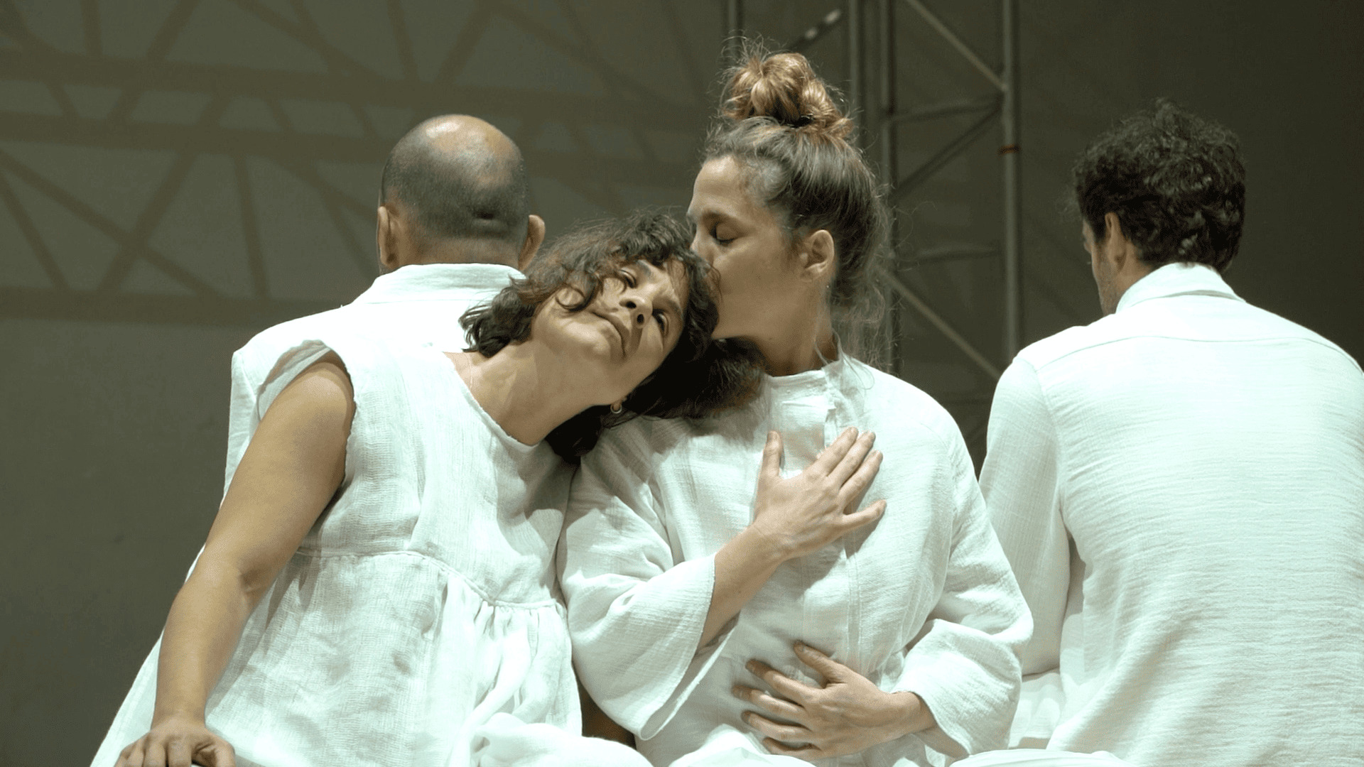 Secrets | Compagnie de Cirque « eia »