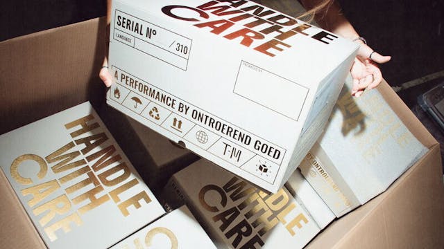 Handle with Care(c)Joëlle_Desmet_66 (2).jpg