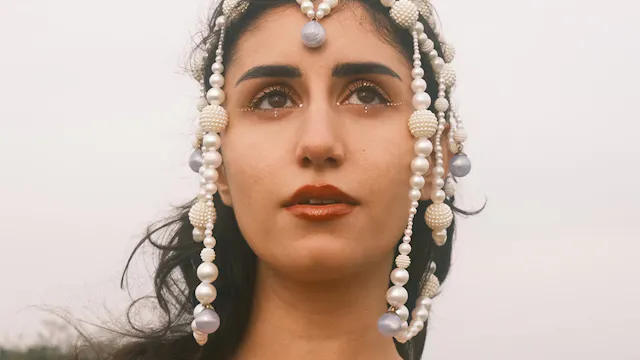 Naaz press pic 1 (by Eva Portis)