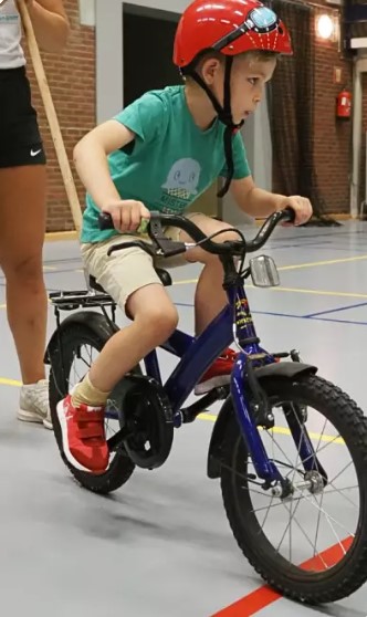 kind op fiets