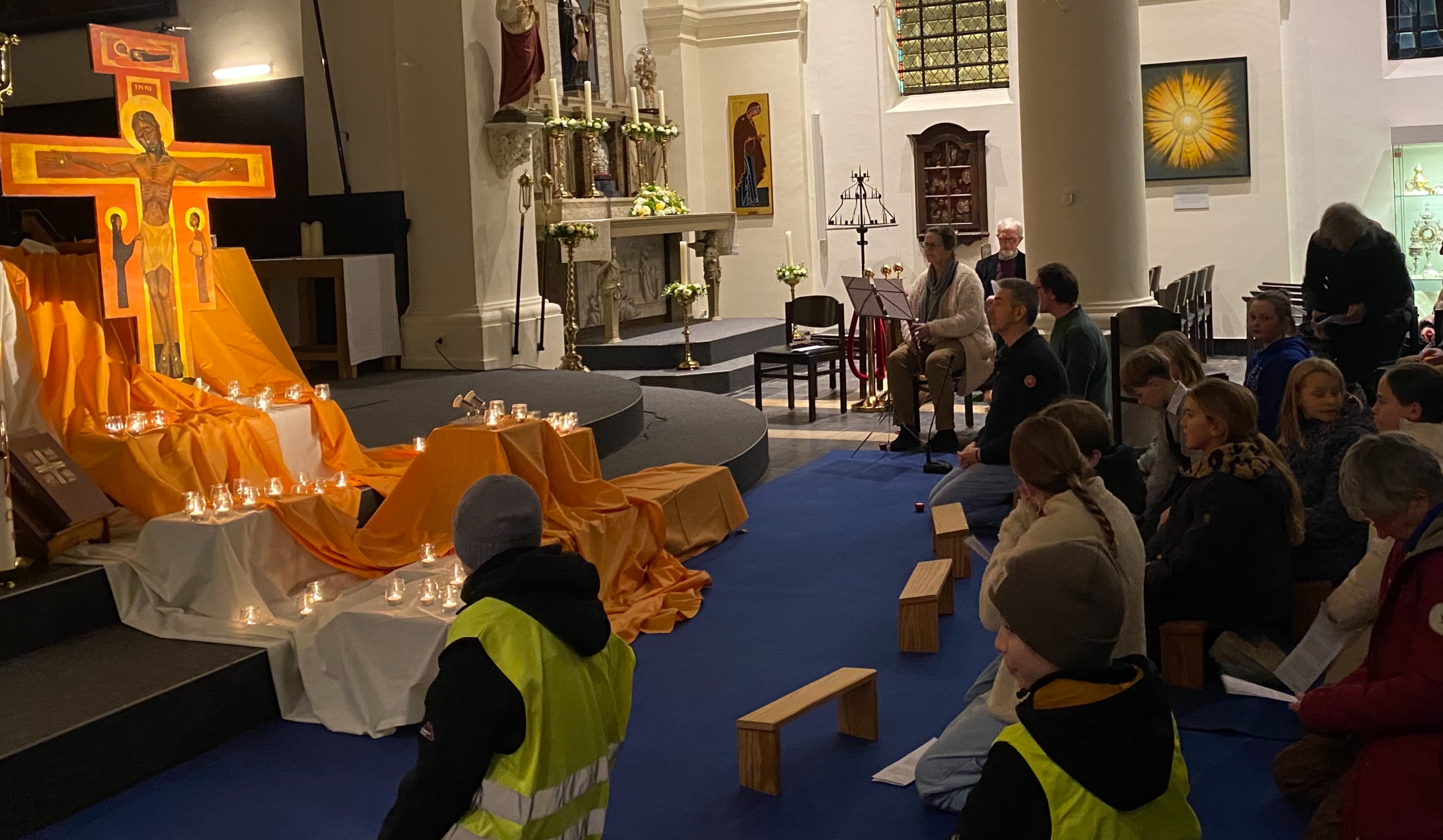 Taizéviering in de kerk van Deurle