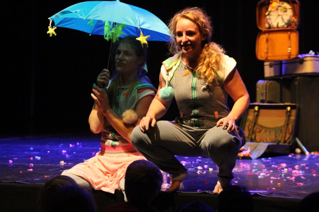 Bewegingstheater: Nu?! Speelse voorstelling rond het thema “TIJD”