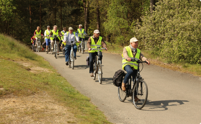 Telkens samenkomst en vertrek vanuit Muizen-Dorp. 