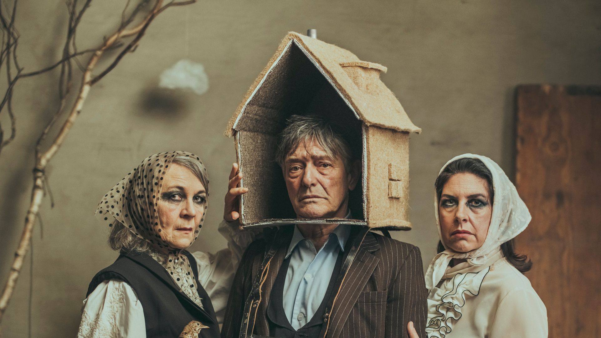 Toneelhuis | Olympique Dramatique - promofoto 'Voor het pensioen (komedie van de Duitse ziel)'