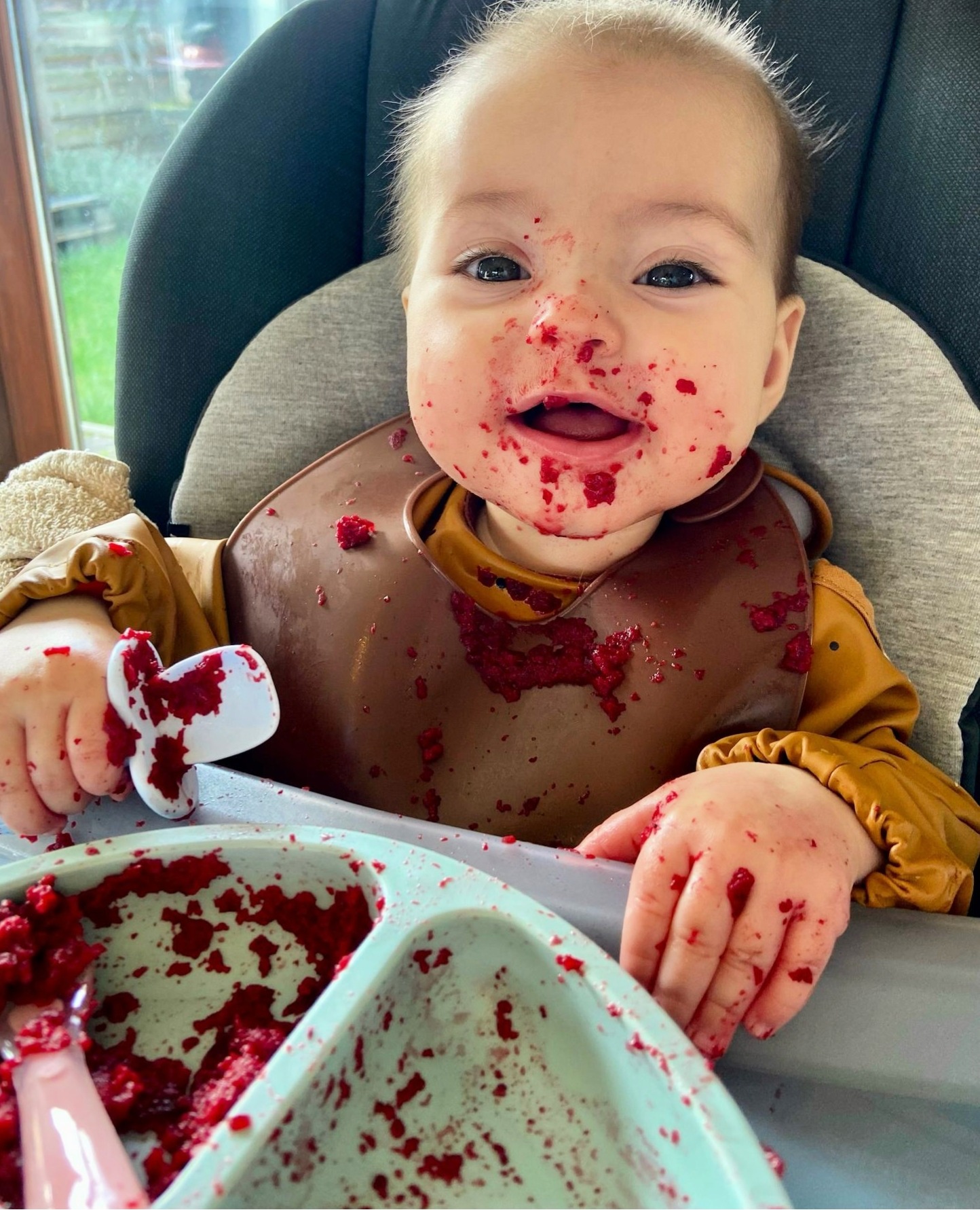 Mone's eerste hapjes