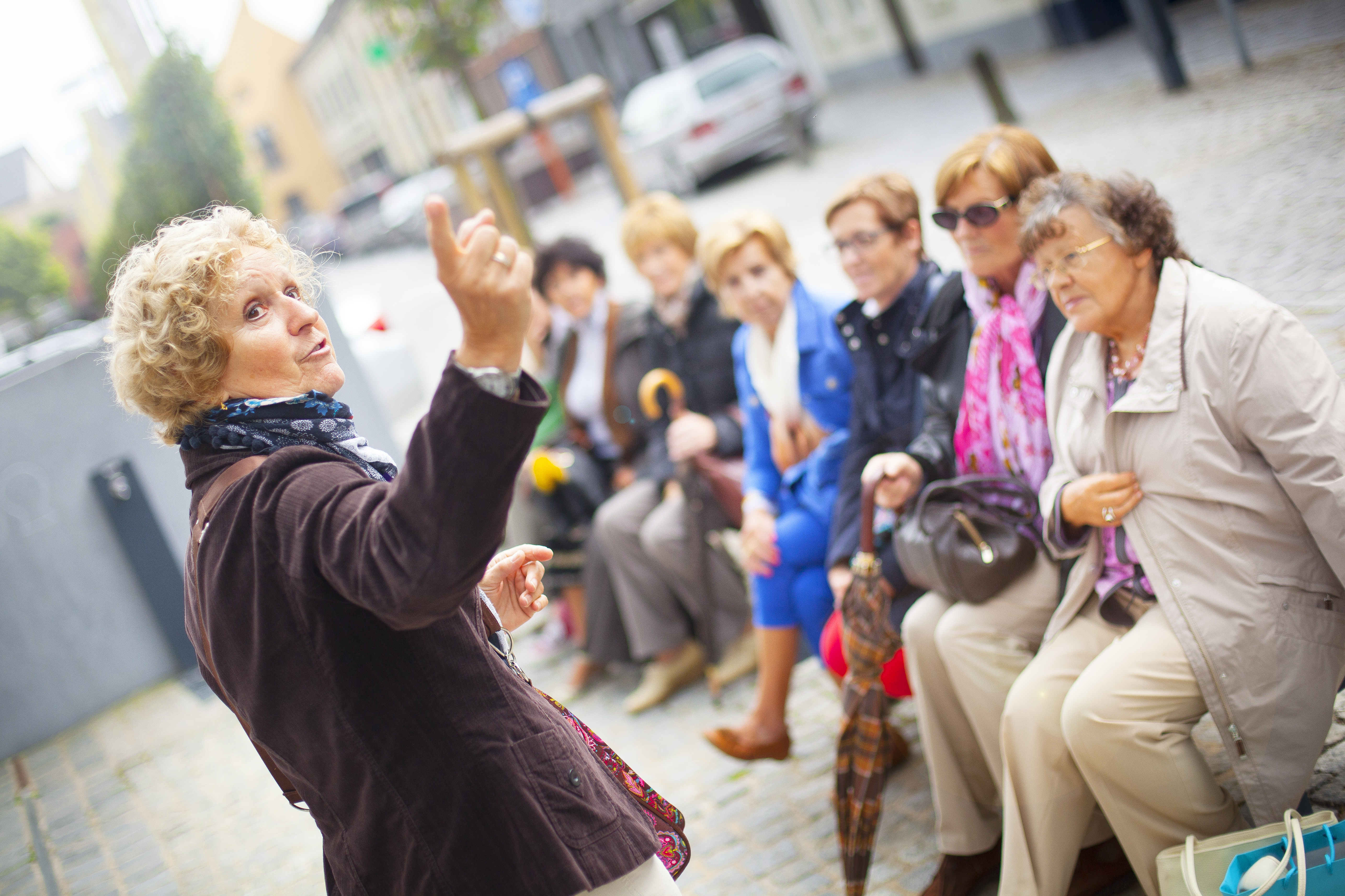 Stadsgids in actie in Peer