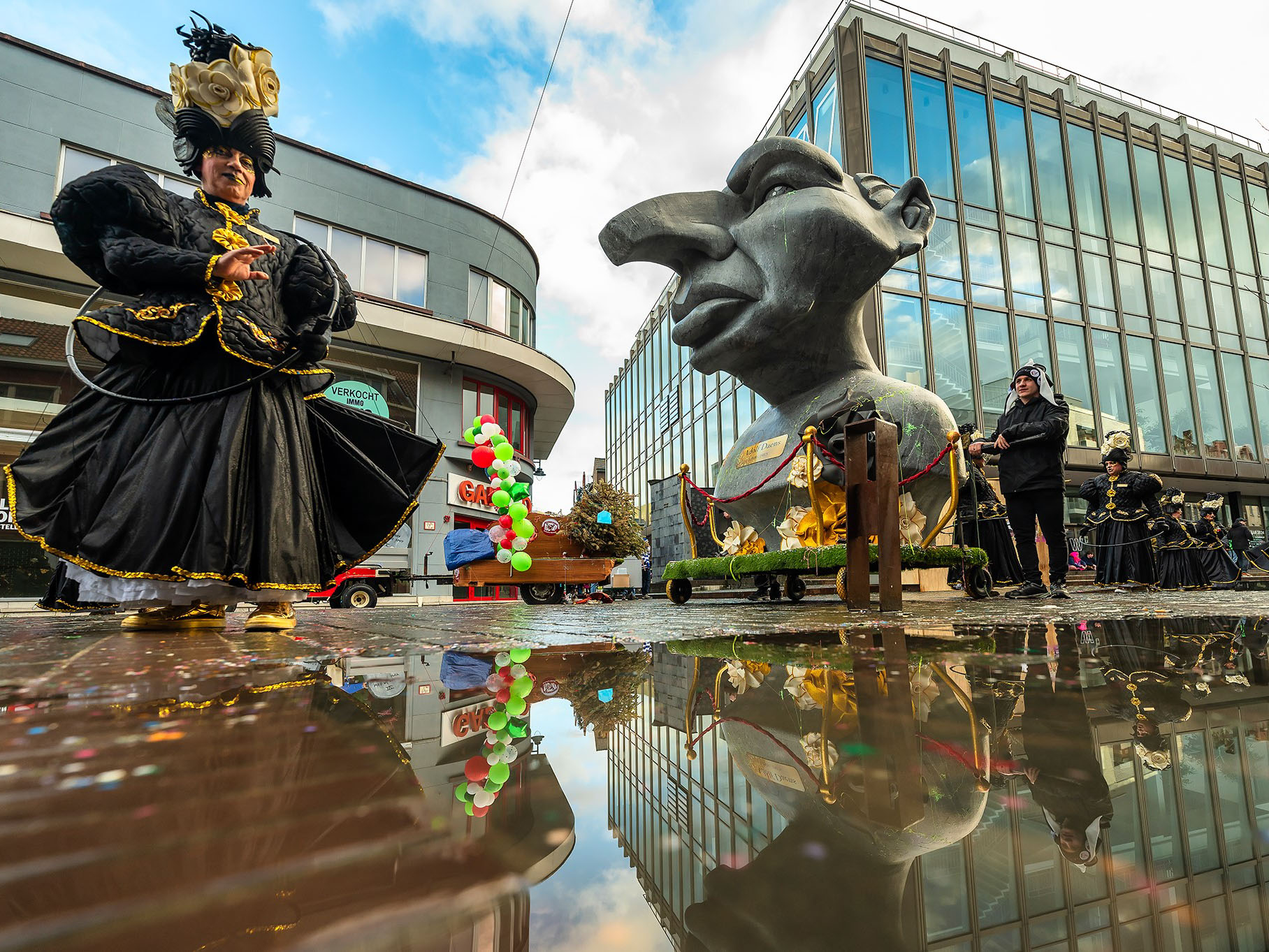Carnaval in beeld met de smartphone (foto  Gert Swillens)