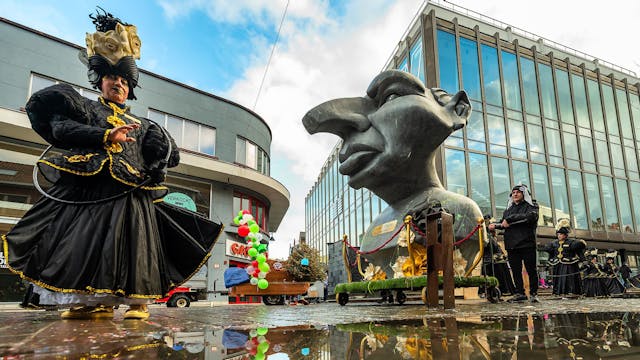 Carnaval in beeld met de smartphone (foto Gert Swillens)