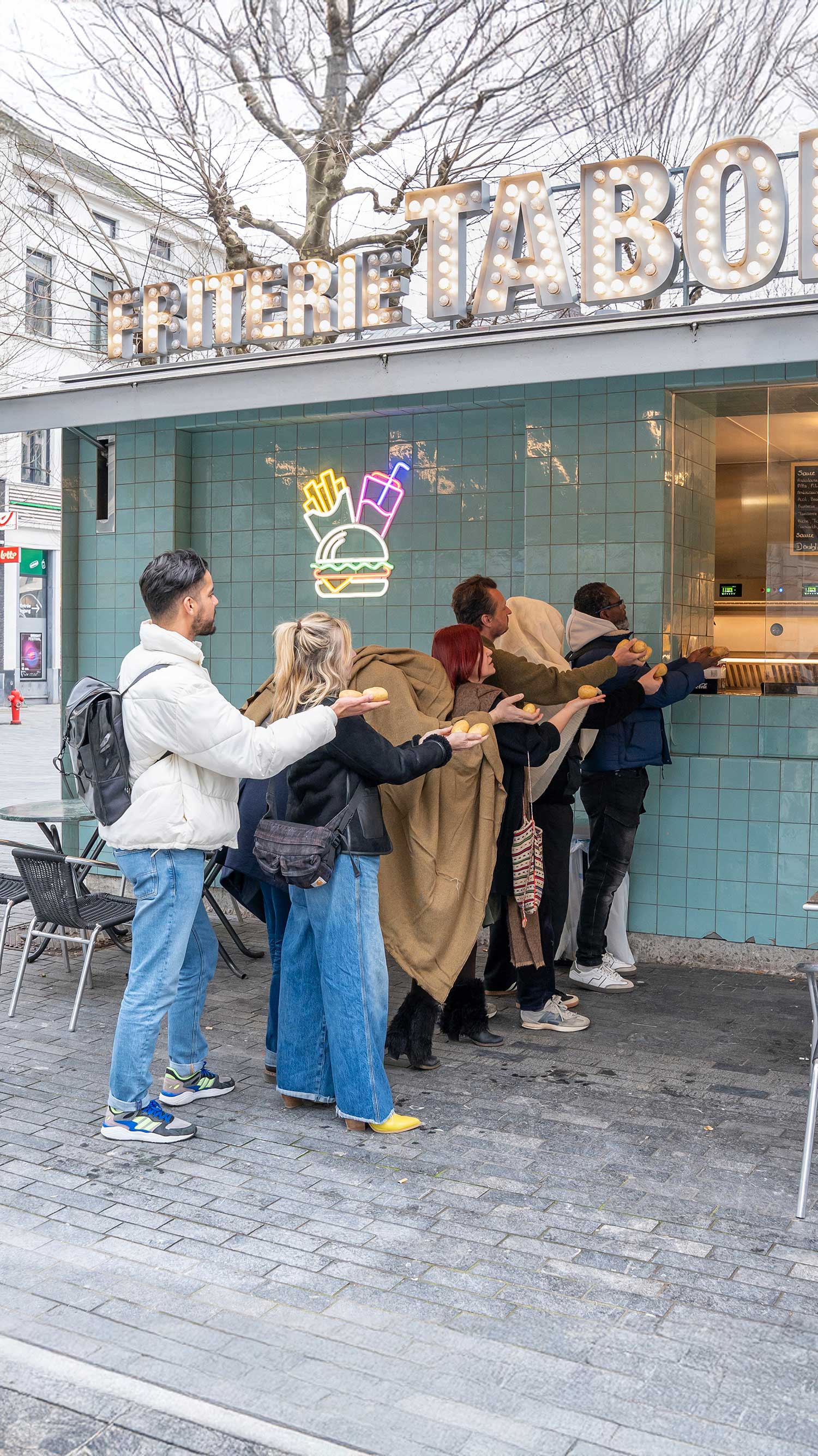 M.O.L. (Maatschappelijke Oriëntatie voor Locals)