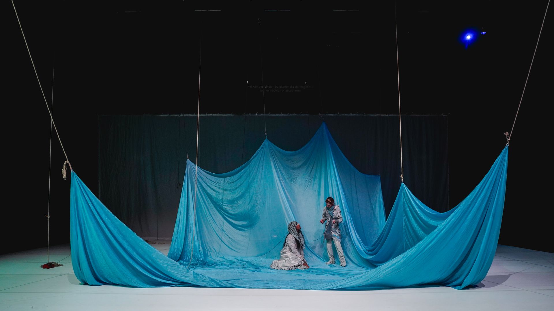 Bavo Buys & Malique Fye - scènefoto 'Planet Winter'