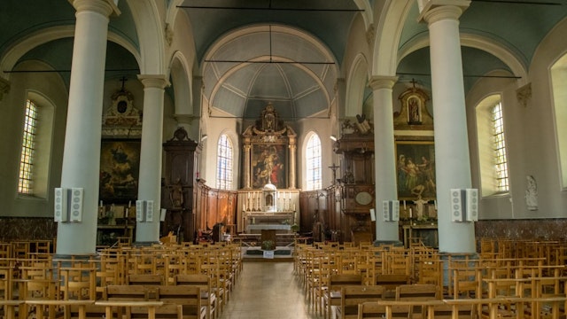 Binnenzicht kerk Aspelare