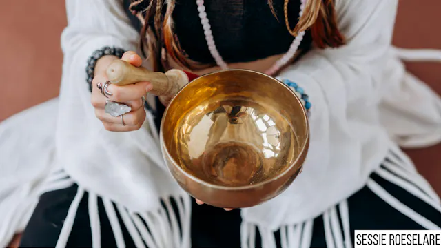 Met klankschalen groeien naar bewust 'zijn' (S1)