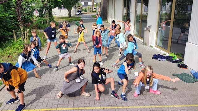 Just move and dance - De Wijze Eik (Eeklostraat) - Mariakerke