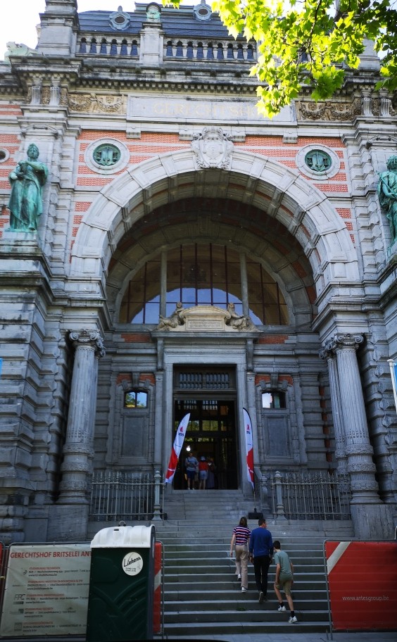 oud gerechtsgebouw Antwerpen